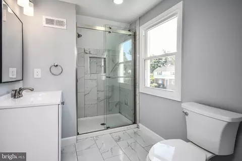 Bath - 9813 Braddock Rd, Silver Spring, MD 20903 photo 1 of 2