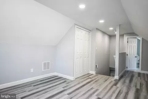 Entry Way - 9813 Braddock Rd, Silver Spring, MD 20903 photo 4 of 5