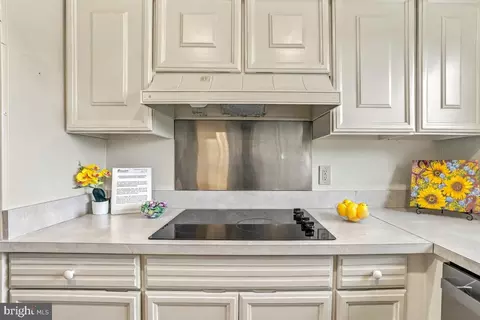 Kitchen - 3584 Gleneagles Dr #32-C, Silver Spring, MD 20906 photo 3 of 5