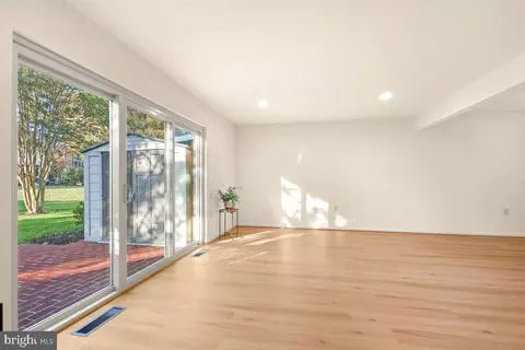 Living - 3584 Gleneagles Dr #32-C, Silver Spring, MD 20906 photo 5 of 6