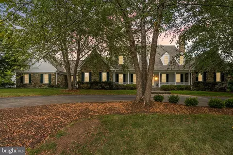 13611 Deakins Ln, Darnestown, MD 20874