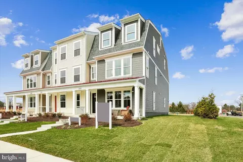 Exterior - 205 Allen Ln, Poolesville, MD 20837 photo 1 of 8