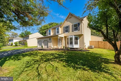 Exterior - 11624 Paramus Dr, North Potomac, MD 20878 photo 2 of 10