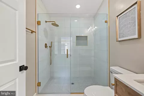 Bath - 11624 Paramus Dr, North Potomac, MD 20878 photo 2 of 8