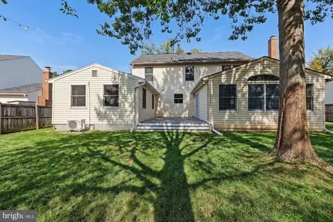 Exterior - 11624 Paramus Dr, North Potomac, MD 20878 photo 7 of 10