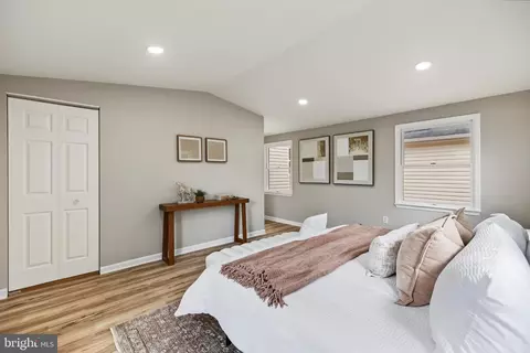 Bedroom - 11624 Paramus Dr, North Potomac, MD 20878 photo 2 of 6