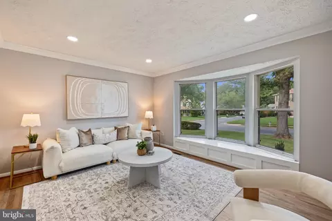 Living - 11624 Paramus Dr, North Potomac, MD 20878 photo 3 of 6