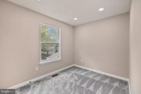 Bedroom - 11624 Paramus Dr, North Potomac, MD 20878 photo 6 of 6