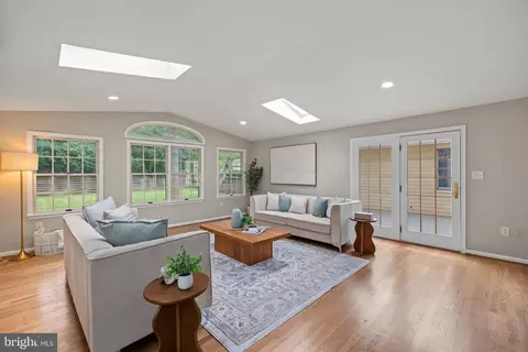 Living - 11624 Paramus Dr, North Potomac, MD 20878 photo 4 of 6