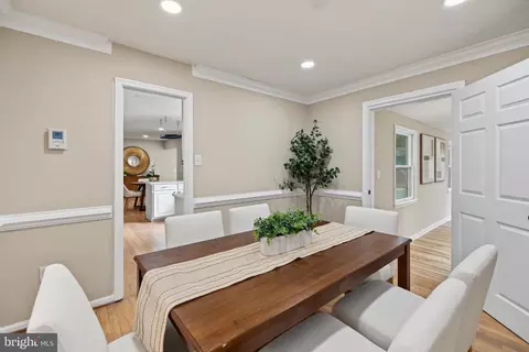 Dining - 11624 Paramus Dr, North Potomac, MD 20878 photo 2 of 4
