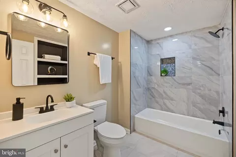 Bath - 11624 Paramus Dr, North Potomac, MD 20878 photo 7 of 8