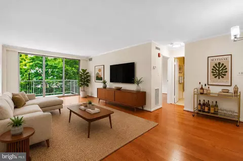 4977 Battery Ln #1-204, Bethesda, MD 20814