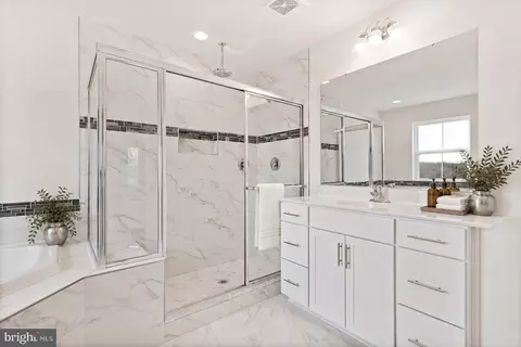 Bath - 14617 Good Hope Rd, Silver Spring, MD 20905 photo 1 of 1