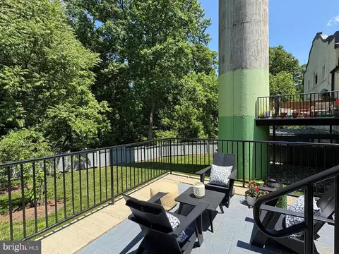 Exterior - 2701 Hume Dr #400, Silver Spring, MD 20910 photo 4 of 10