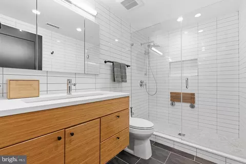 Bath - 2701 Hume Dr #400, Silver Spring, MD 20910 photo 2 of 2