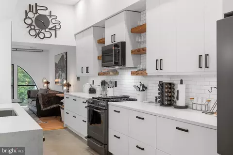 Kitchen - 2701 Hume Dr #400, Silver Spring, MD 20910 photo 1 of 2