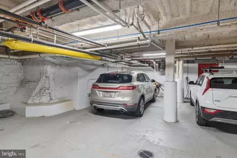 Exterior - 2701 Hume Dr #400, Silver Spring, MD 20910 photo 6 of 10