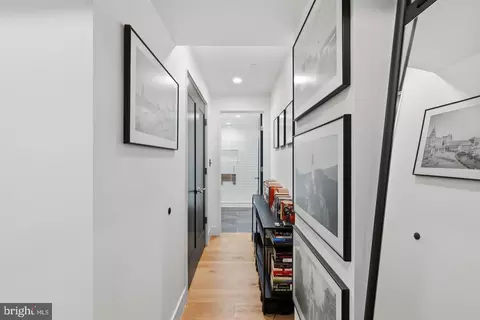 Entry Way - 2701 Hume Dr #400, Silver Spring, MD 20910 photo 3 of 4