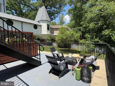 Exterior - 2701 Hume Dr #400, Silver Spring, MD 20910 photo 2 of 10