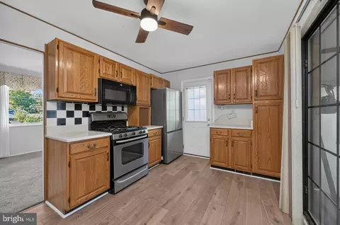 Kitchen - 4107 Tulare Dr, Silver Spring, MD 20906 photo 2 of 3