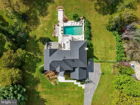 View/Area - 10514 Unity Ln, Potomac, MD 20854 photo 3 of 12