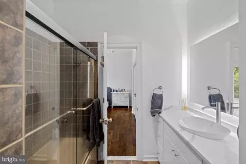 Entry Way - 10514 Unity Ln, Potomac, MD 20854 photo 5 of 7