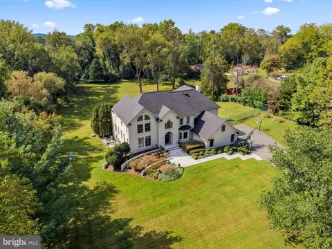 View/Area - 10514 Unity Ln, Potomac, MD 20854 photo 10 of 12