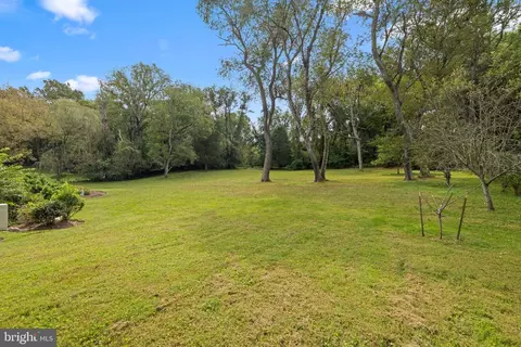 Exterior - 10514 Unity Ln, Potomac, MD 20854 photo 9 of 20