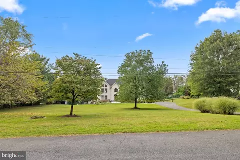 Exterior - 10514 Unity Ln, Potomac, MD 20854 photo 5 of 20