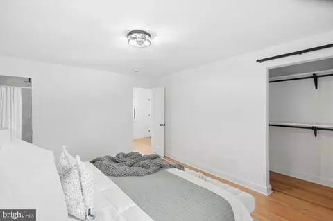 Bedroom - 9424 Colesville Rd, Silver Spring, MD 20901 photo 3 of 7