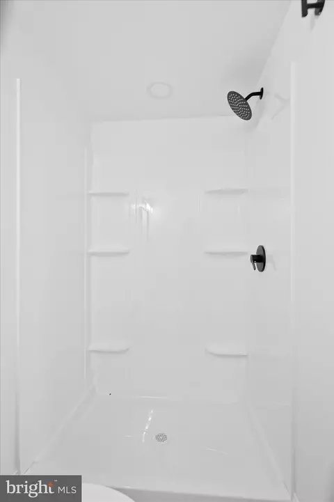 Bath - 9424 Colesville Rd, Silver Spring, MD 20901 photo 6 of 7