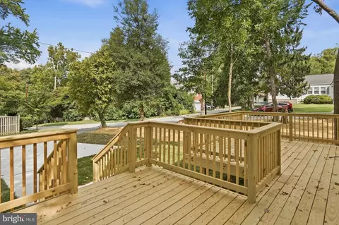 Exterior - 9424 Colesville Rd, Silver Spring, MD 20901 photo 2 of 6