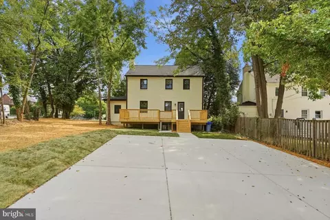 Exterior - 9424 Colesville Rd, Silver Spring, MD 20901 photo 5 of 6