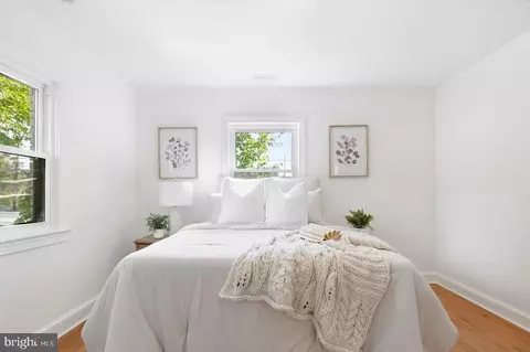 Bedroom - 9424 Colesville Rd, Silver Spring, MD 20901 photo 7 of 7
