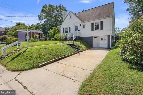 Exterior - 319 Saint Lawrence Dr, Silver Spring, MD 20901 photo 5 of 7