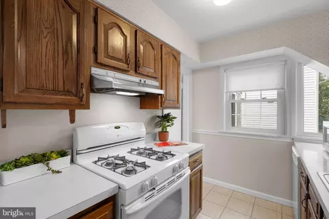 Kitchen - 319 Saint Lawrence Dr, Silver Spring, MD 20901 photo 2 of 3