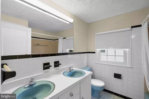 Bath - 319 Saint Lawrence Dr, Silver Spring, MD 20901 photo 3 of 3