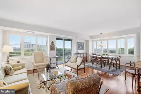 5450 Whitley Park Ter #910, Bethesda, MD 20814