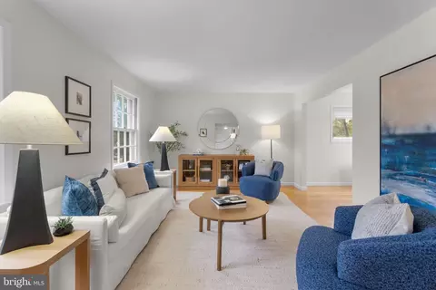 Living - 11810 Kemp Mill Rd, Silver Spring, MD 20902 photo 2 of 7