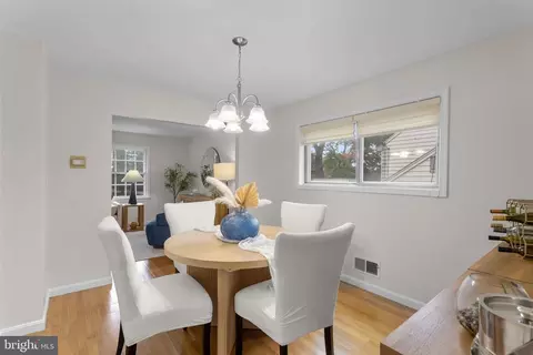 Dining - 11810 Kemp Mill Rd, Silver Spring, MD 20902 photo 2 of 3