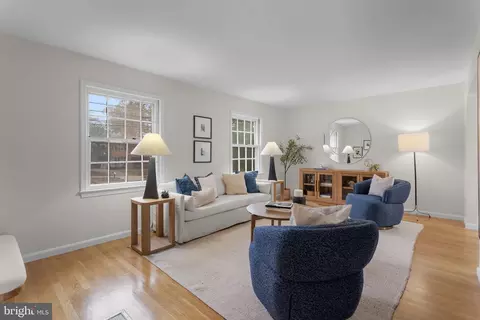 Living - 11810 Kemp Mill Rd, Silver Spring, MD 20902 photo 1 of 7