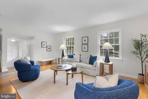 Living - 11810 Kemp Mill Rd, Silver Spring, MD 20902 photo 3 of 7