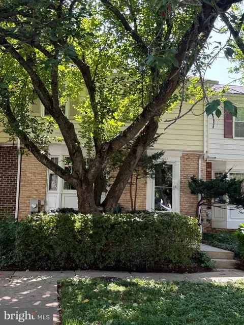 18505 Grouse Ln, Gaithersburg, MD 20879