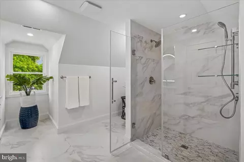 Bath - 4000 Adams Dr, Silver Spring, MD 20902 photo 1 of 4