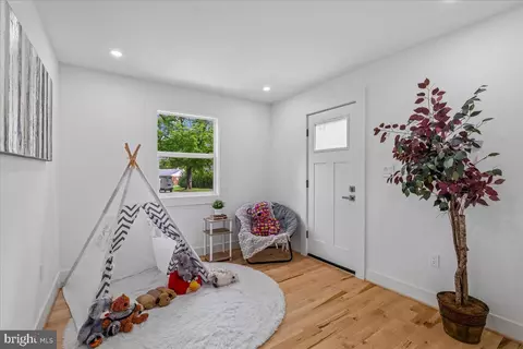 Entry Way - 4000 Adams Dr, Silver Spring, MD 20902 photo 2 of 2