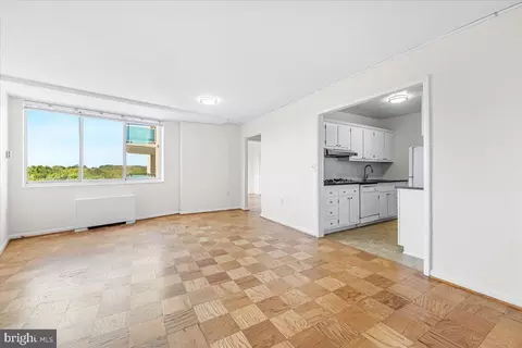 10401 Grosvenor Pl #1428, Rockville, MD 20852