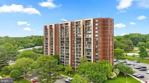 7401 Westlake Ter #405, Bethesda, MD 20817