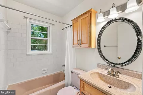 Bath - 600 Midland Rd, Silver Spring, MD 20904 photo 2 of 4