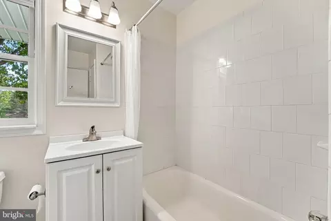 Bath - 600 Midland Rd, Silver Spring, MD 20904 photo 1 of 4