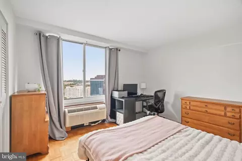 Bedroom - 9701 Fields Rd #1705, Gaithersburg, MD 20878 photo 4 of 5